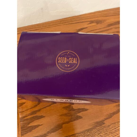 Young Living essential oil, ultrasonic diffuser - Picture 2 of 6